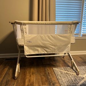 Evolur Sleep baby bassinet